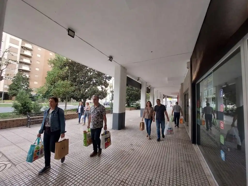 Local de alquiler en Avenida Sinforiano Madroñero, Valdepasillas - La Paz - Huerta Rosales