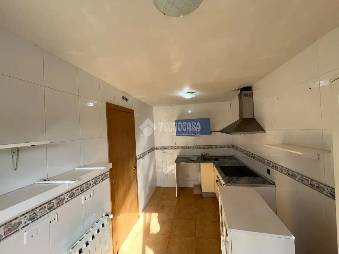 Casa aparellada en venda a Loeches, imagen 6
