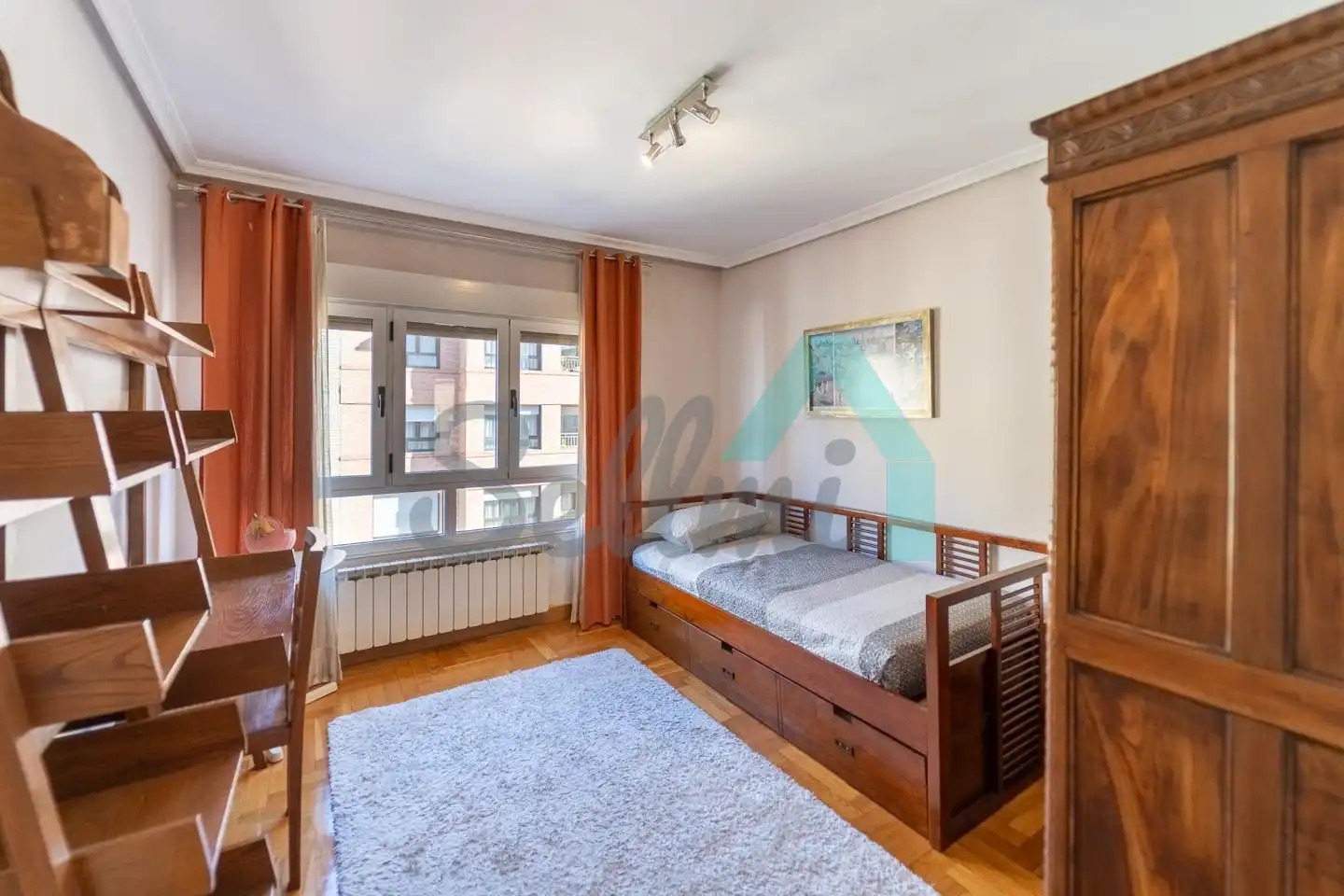 Bedroom of Flat for rent in Oviedo   with Heating, Parquet flooring and Furnished