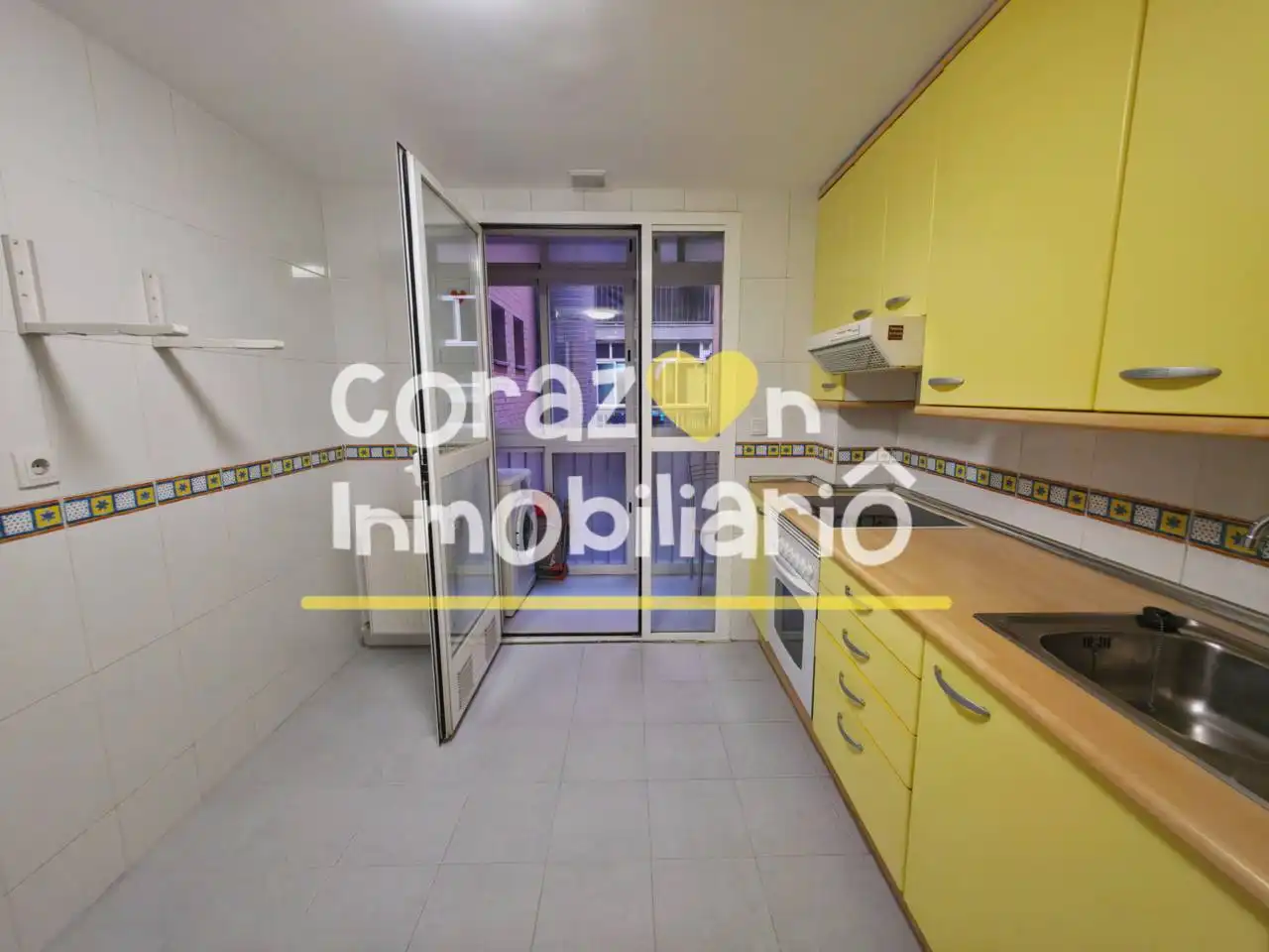 Kitchen of Flat for sale in Madrid  with Heating, Parquet flooring and Storage room