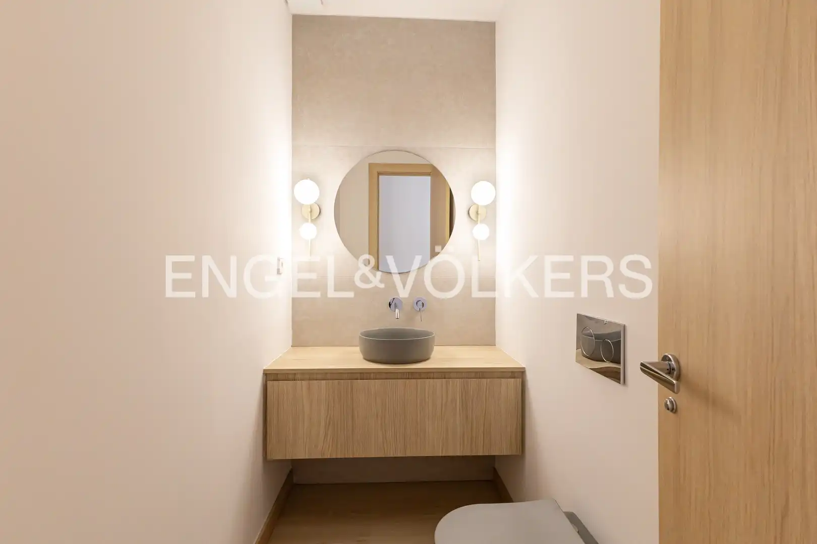Bathroom of Flat for sale in Madrid  with Air Conditioner, Heating and Terrace