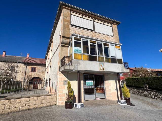 Piso en Venta en Plaza la Paz, 3 en Valdeolea