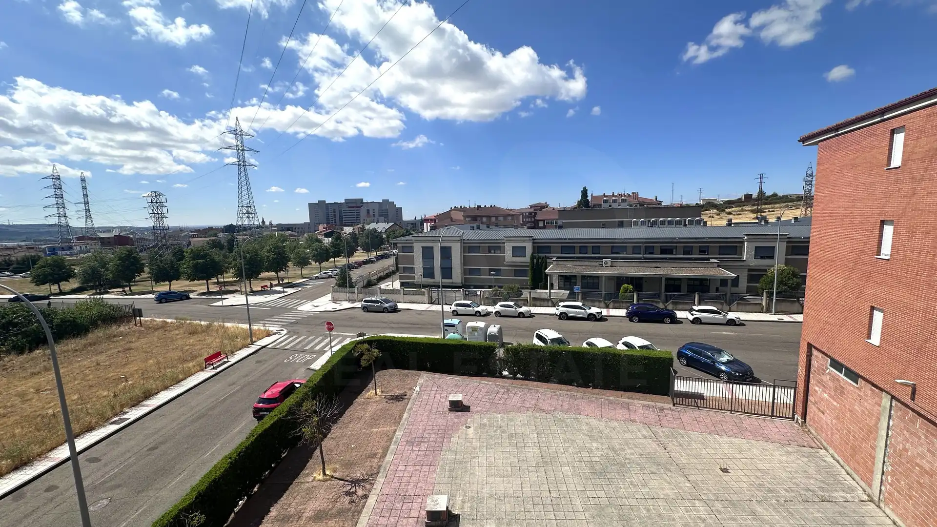Außenansicht von Wohnung zum Verkauf in Villaquilambre mit Heizung
