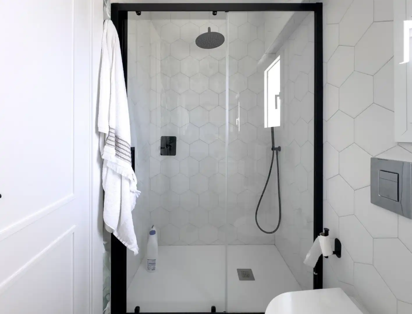 Badezimmer von Maisonette zum Verkauf in Marbella mit Klimaanlage, Heizung und Parkett