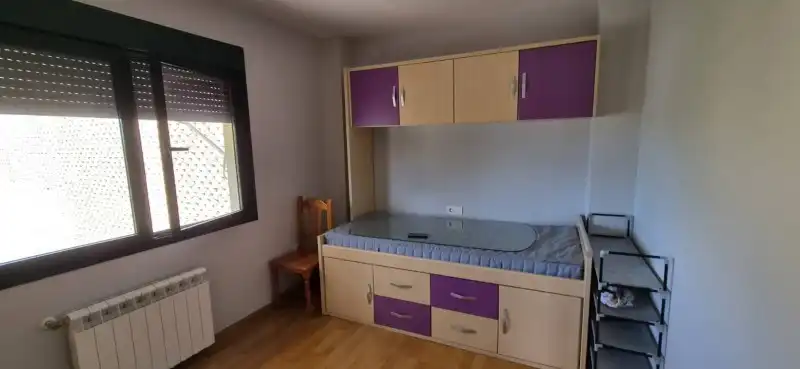 Dormitori de Pis en venda en Plasencia amb Aire condicionat, Calefacció i Jardí privat