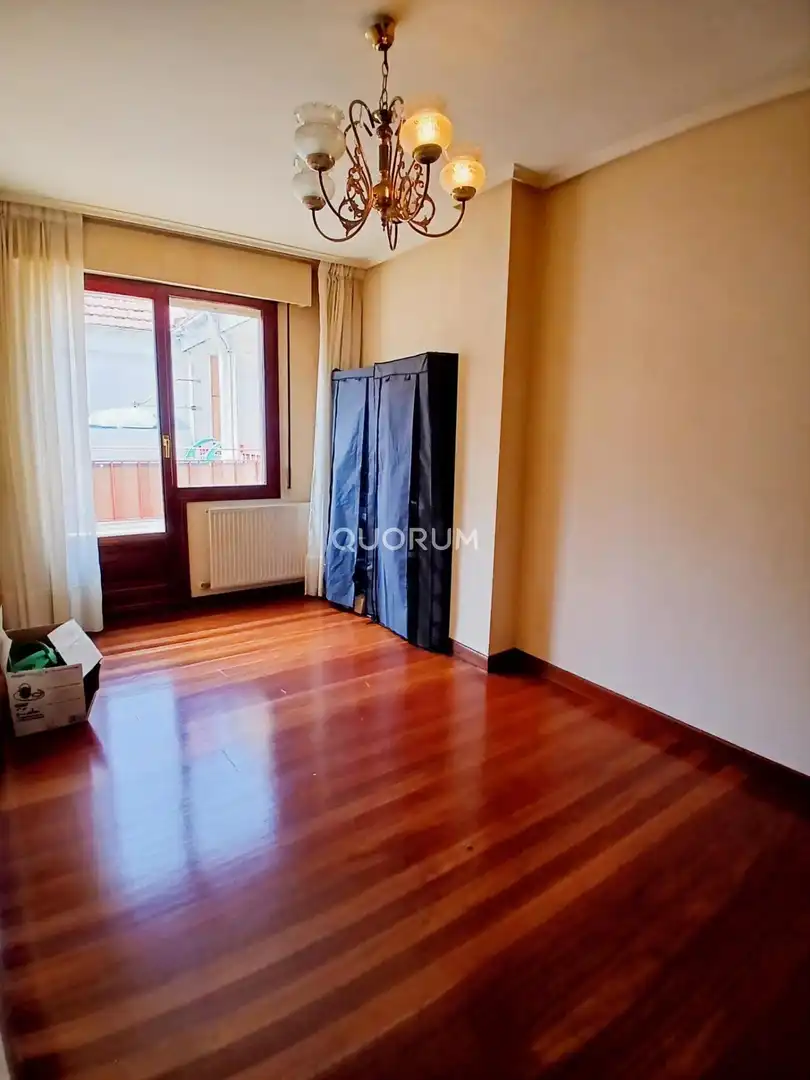 Habitación de Ático en venta en Barakaldo  con Calefacción, Terraza y Trastero