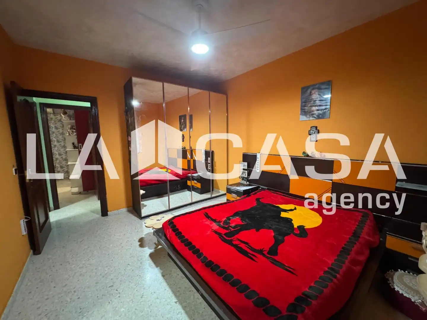 Flat for sale in  Sevilla Capital  with Air Conditioner and Balcony