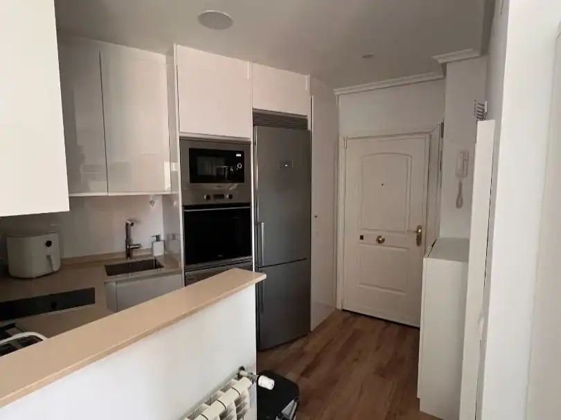 Kitchen of Flat for rent in  Madrid Capital  with Air Conditioner, Terrace and Balcony