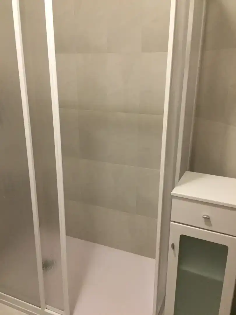 Badezimmer von Wohnung zur Miete in Viveiro mit Parkett, Möbliert und Balkon