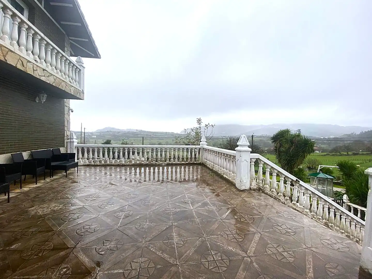 Casa con terraza en venta en Barrio Sámano, imagen 2