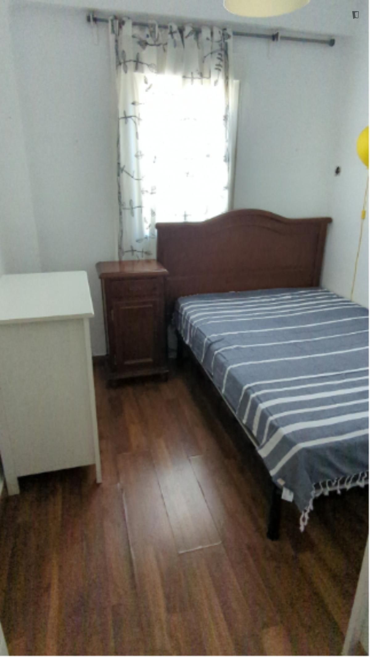 Dormitori de Apartament per a compartir en  Sevilla Capital amb Aire condicionat, Calefacció i Moblat