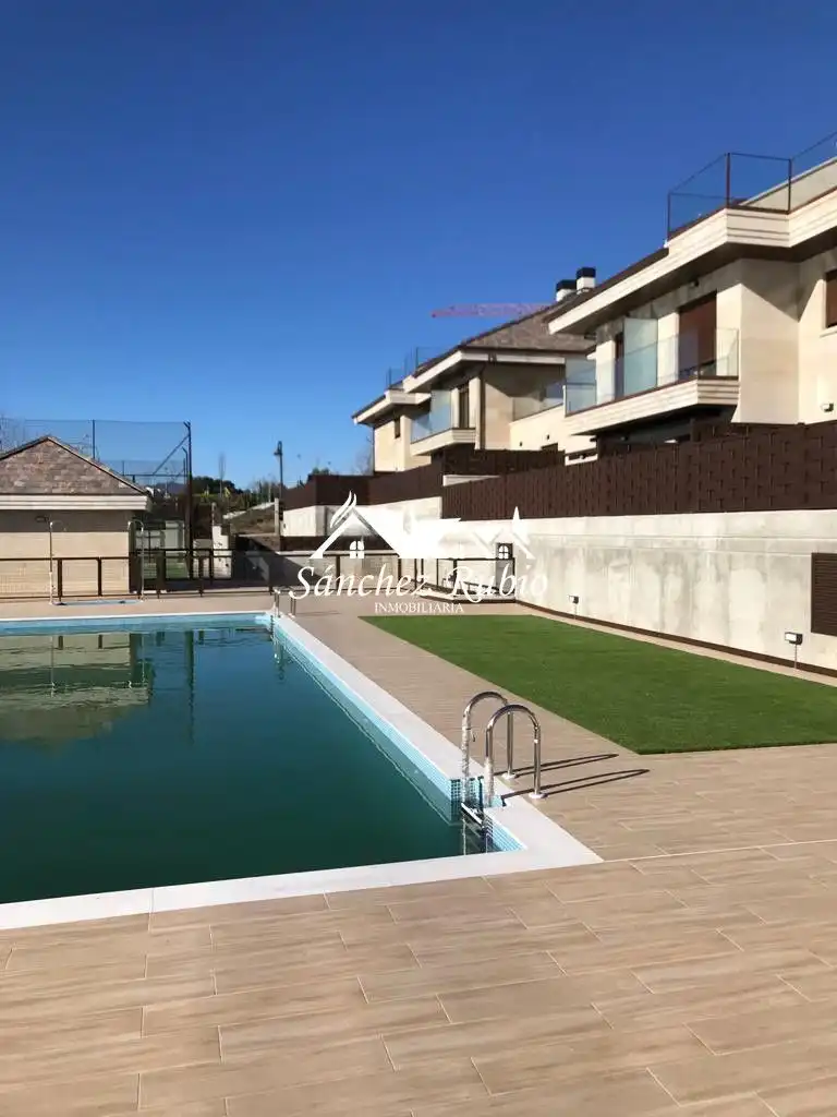 Piscina de Piso de alquiler en Galapagar con Aire acondicionado, Calefacción y Terraza