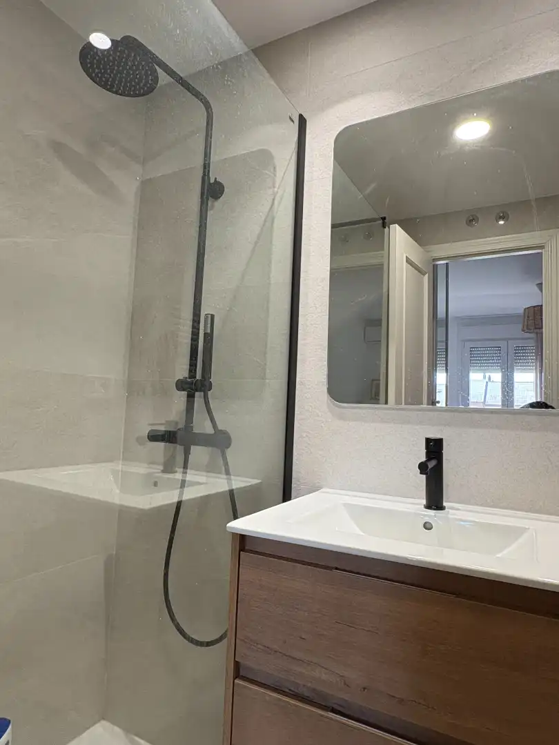 Baño de Piso de alquiler en Villanueva del Pardillo con Aire acondicionado, Calefacción y Parquet