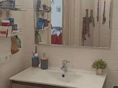 Bathroom of Flat for sale in Santa Coloma de Gramenet  with Air Conditioner