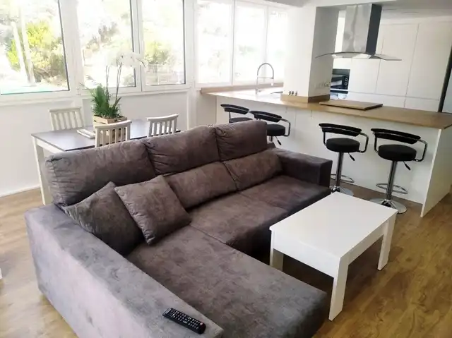Sala de estar de Apartamento de alquiler en El Campello con Aire acondicionado, Terraza y Amueblado