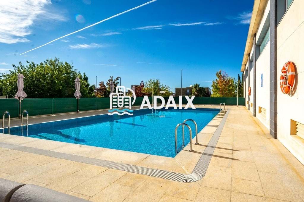 Swimming pool of Duplex for sale in Cáceres Capital  with Air Conditioner, Heating and Terrace