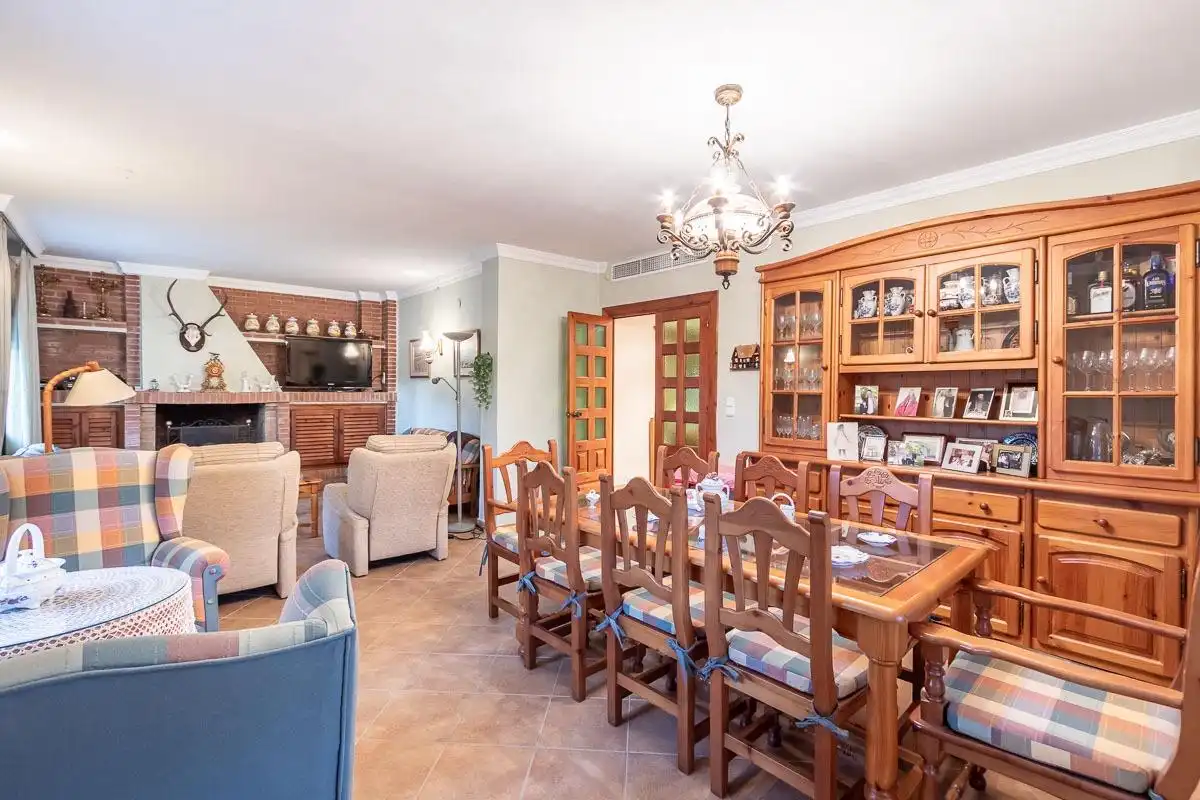 Esszimmer von Wohnung zur Miete in Jun mit Klimaanlage, Heizung und Privatgarten