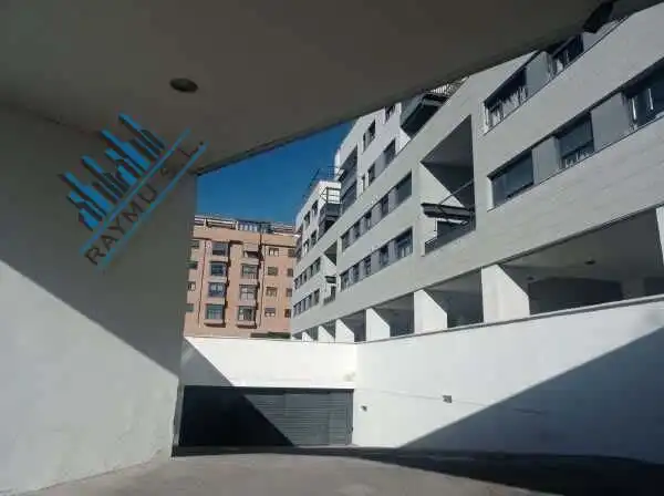 Außenansicht von Garage zum Verkauf in Leganés