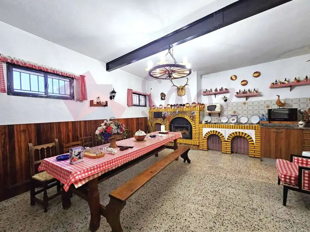 Cuina de Casa o xalet en venda en Santa Engracia del Jubera amb Calefacció