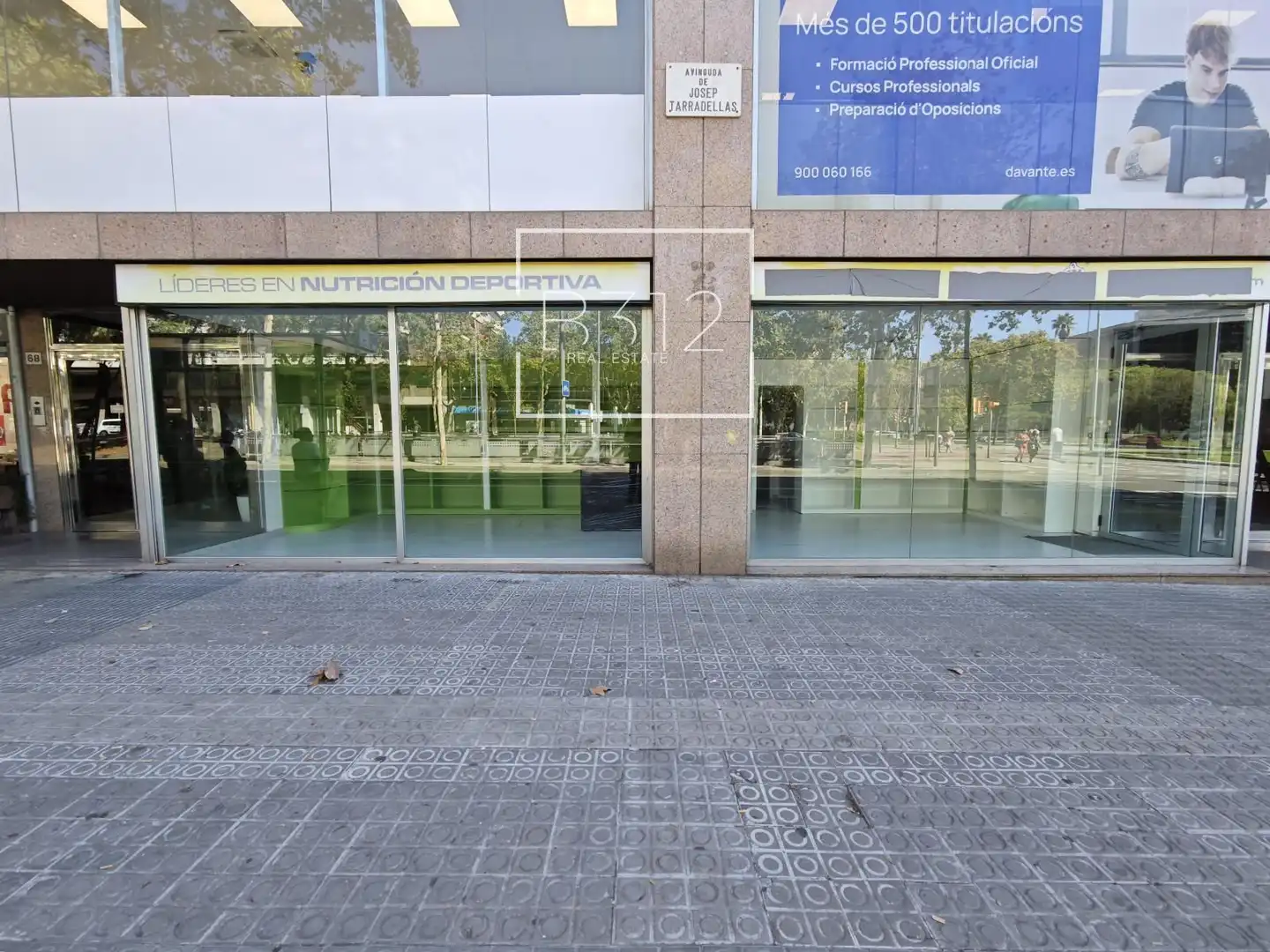 Local comercial de lloguer a Josep Tarradellas