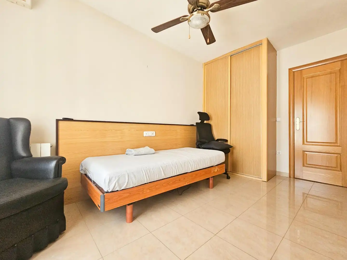 Schlafzimmer von Wohnung zum Verkauf in Jaén mit Klimaanlage, Heizung und Möbliert