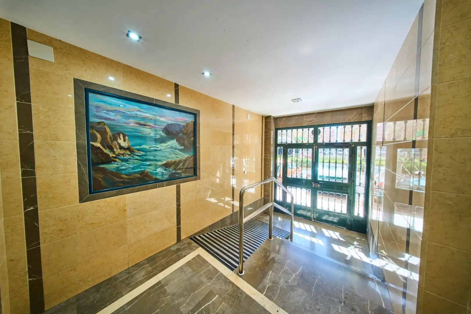 Flat for sale in Granada  with Air Conditioner and Balcony