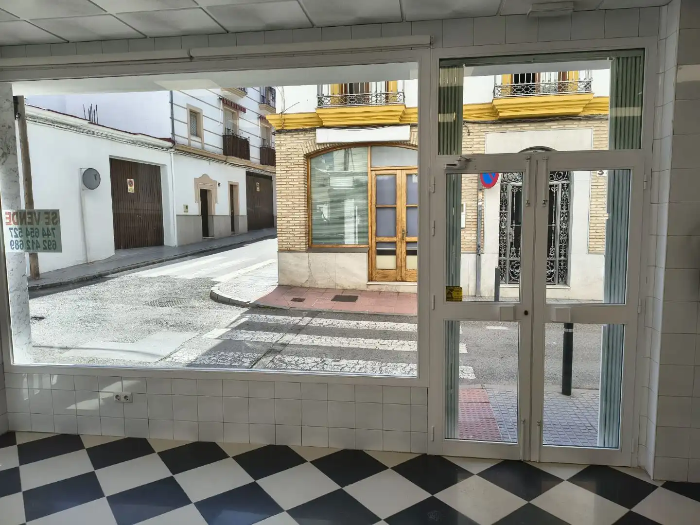 Vista exterior de Local en venda en Lucena