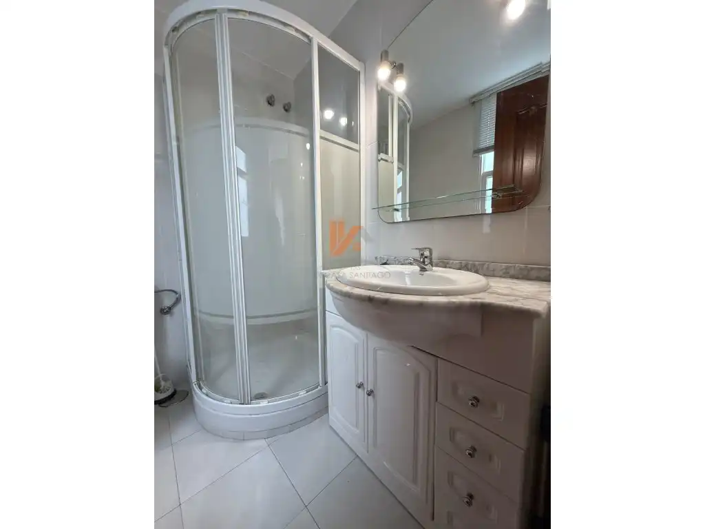 Bathroom of Apartments for sale in Ensanche - Sar