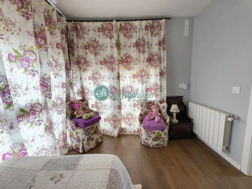 Habitación de Casa o chalet de alquiler en Segovia con Calefacción y Amueblado