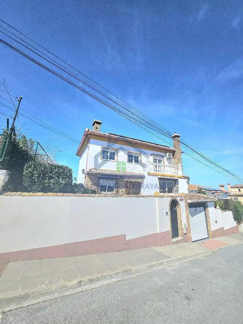 Vista exterior de Casa o chalet en venta en Ogíjares con Aire acondicionado, Calefacción y Jardín privado
