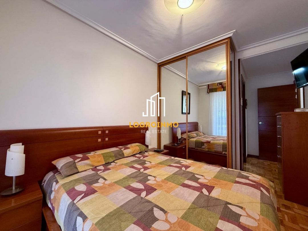Bedroom of Flat for sale in  Logroño  with Air Conditioner, Heating and Terrace
