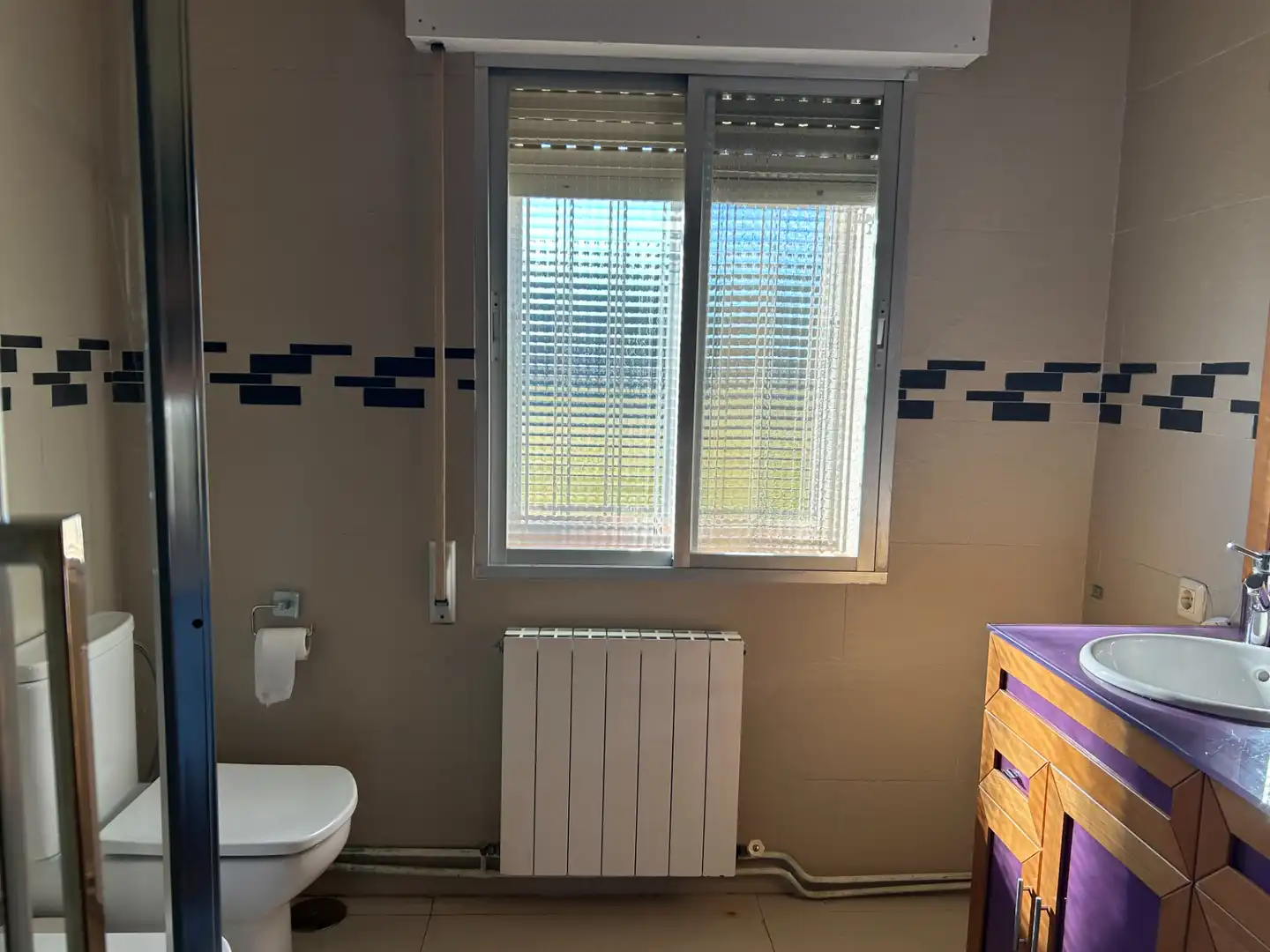 Baño de Finca rústica en venta en Navas del Rey con Calefacción, Jardín privado y Terraza
