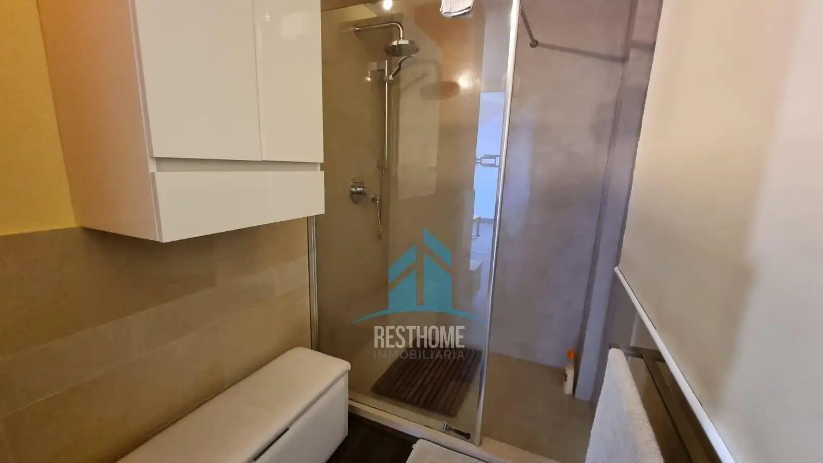 Baño de Dúplex de alquiler en Gandia con Aire acondicionado, Calefacción y Parquet