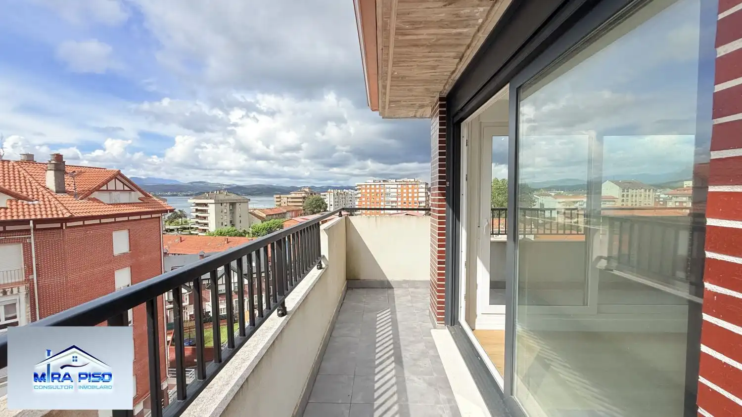 Terrassa de Dúplex en venda en Santoña amb Calefacció, Terrassa i Traster