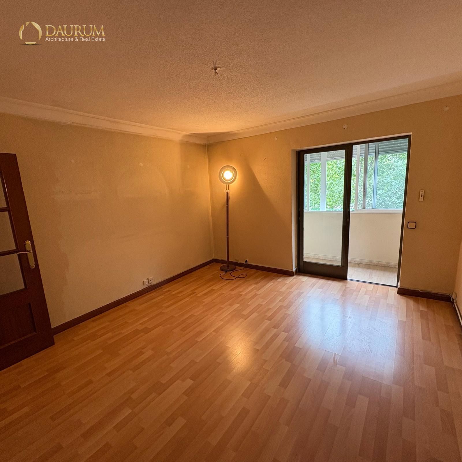 Bedroom of Flat for sale in  Madrid Capital  with Air Conditioner, Heating and Terrace