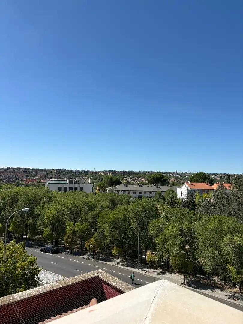 Außenansicht von Wohnung zum Verkauf in Madrid mit Heizung, Abstellraum und Gemeinschaftspool