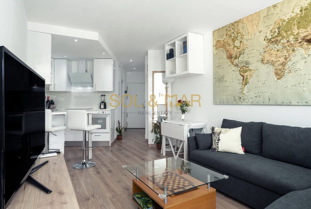 Sala d'estar de Estudi en venda en Torremolinos amb Aire condicionat i Piscina comunitària