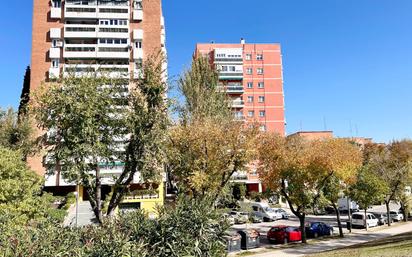 Exterior view of Flat for sale in  Madrid Capital  with Terrace