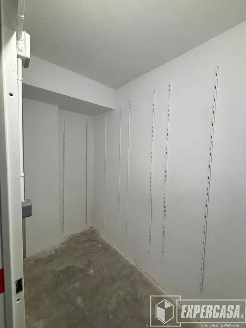 Flat for sale in Albal  with Air Conditioner, Terrace and Storage room