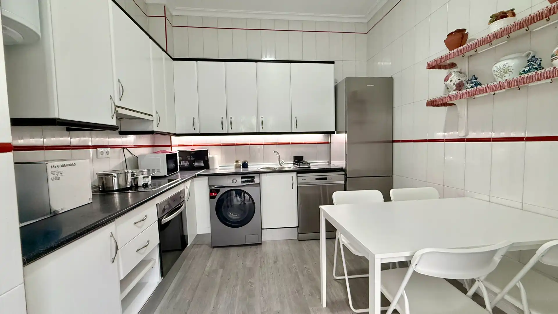 Cocina de Piso de alquiler en Cádiz con Amueblado, Horno y Lavadora