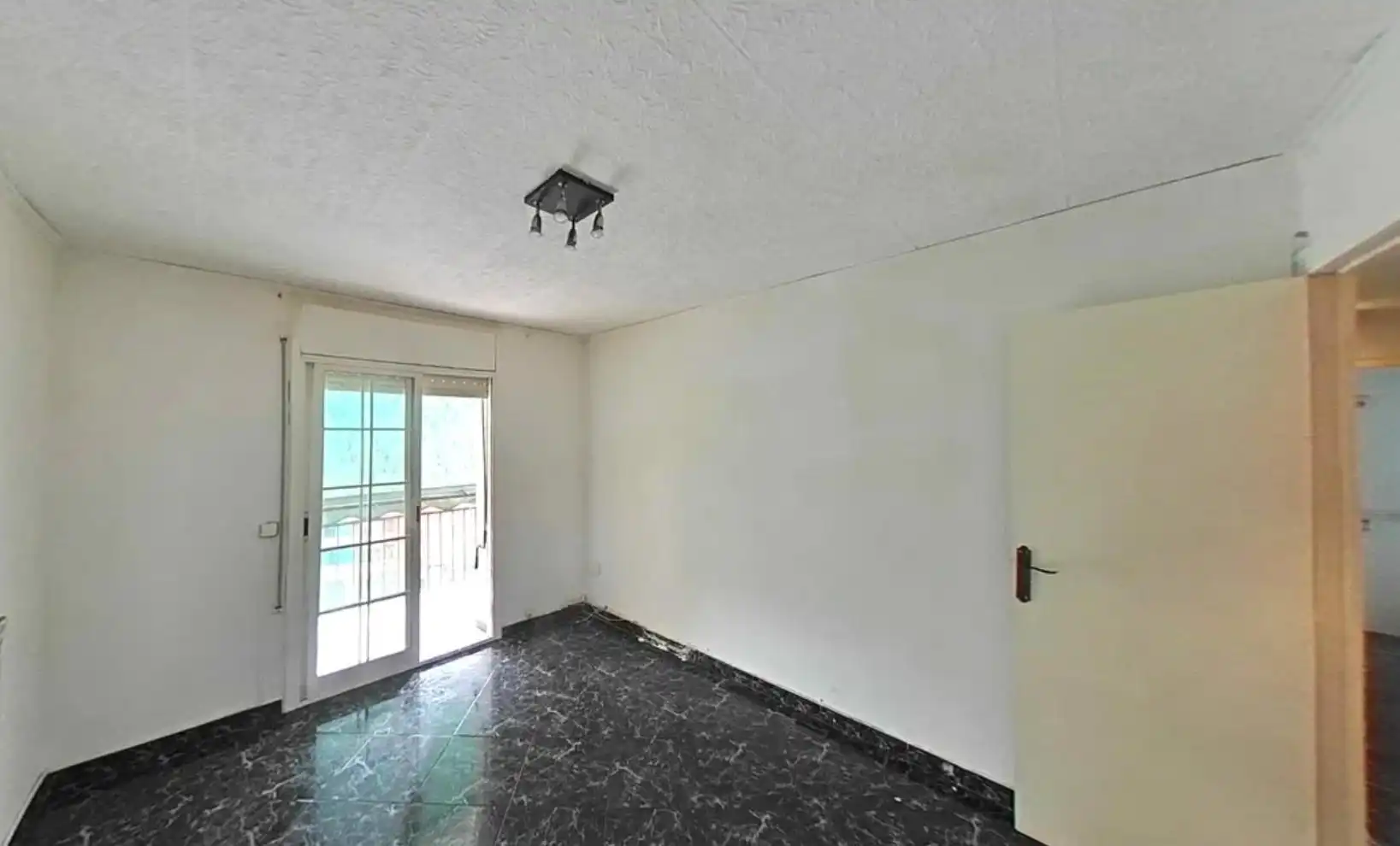 Bedroom of Flat for sale in Badalona