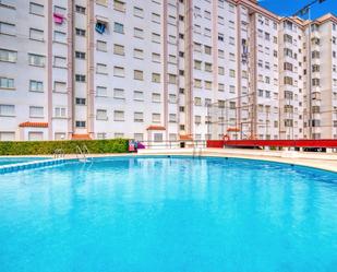 Piscina de Apartament de lloguer en Gandia amb Aire condicionat, Calefacció i Jardí privat