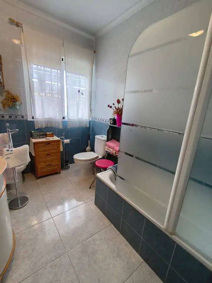 Bathroom of Houses for sale in Coria