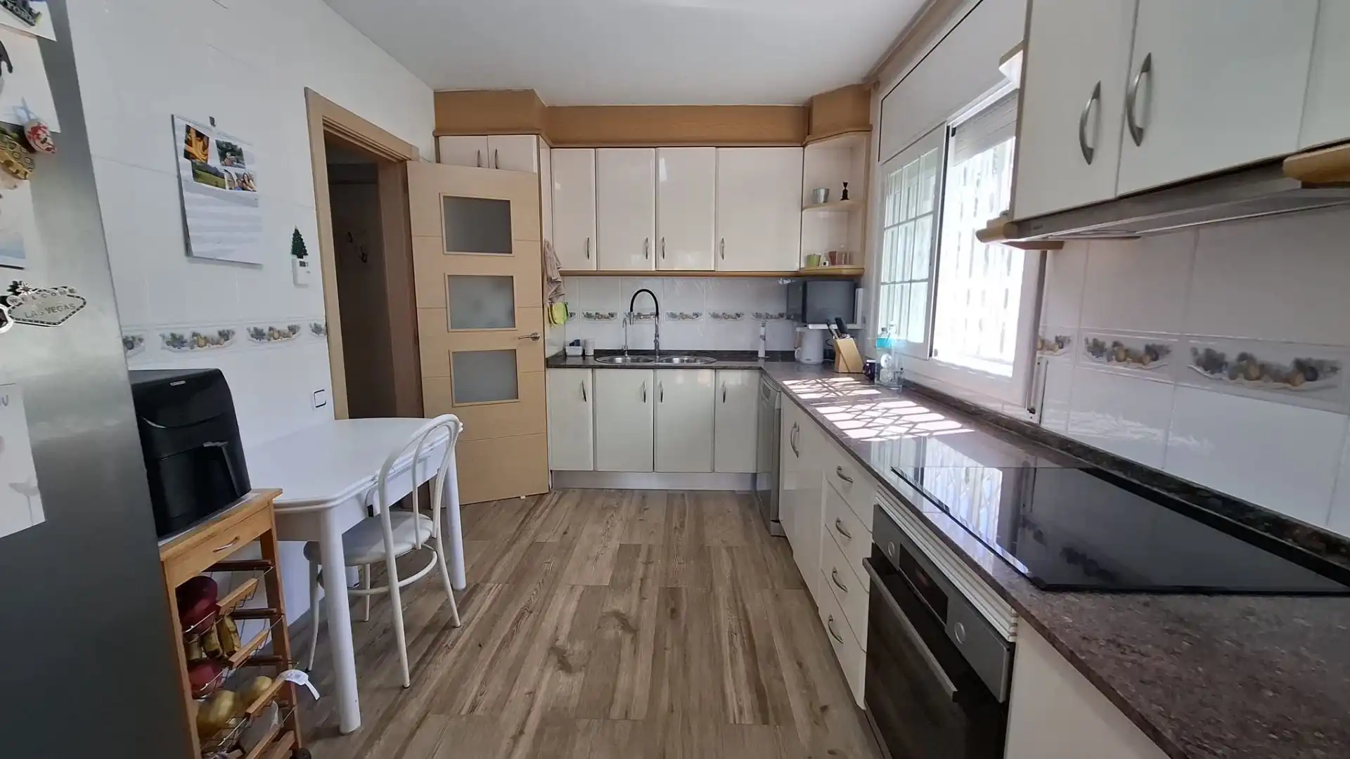 Cocina de Casa o chalet en venta en Vallirana con Aire acondicionado, Calefacción y Terraza
