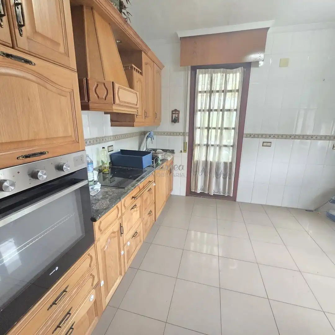 Cocina de Piso en venta en Amorebieta-Etxano con Calefacción, Jardín privado y Terraza