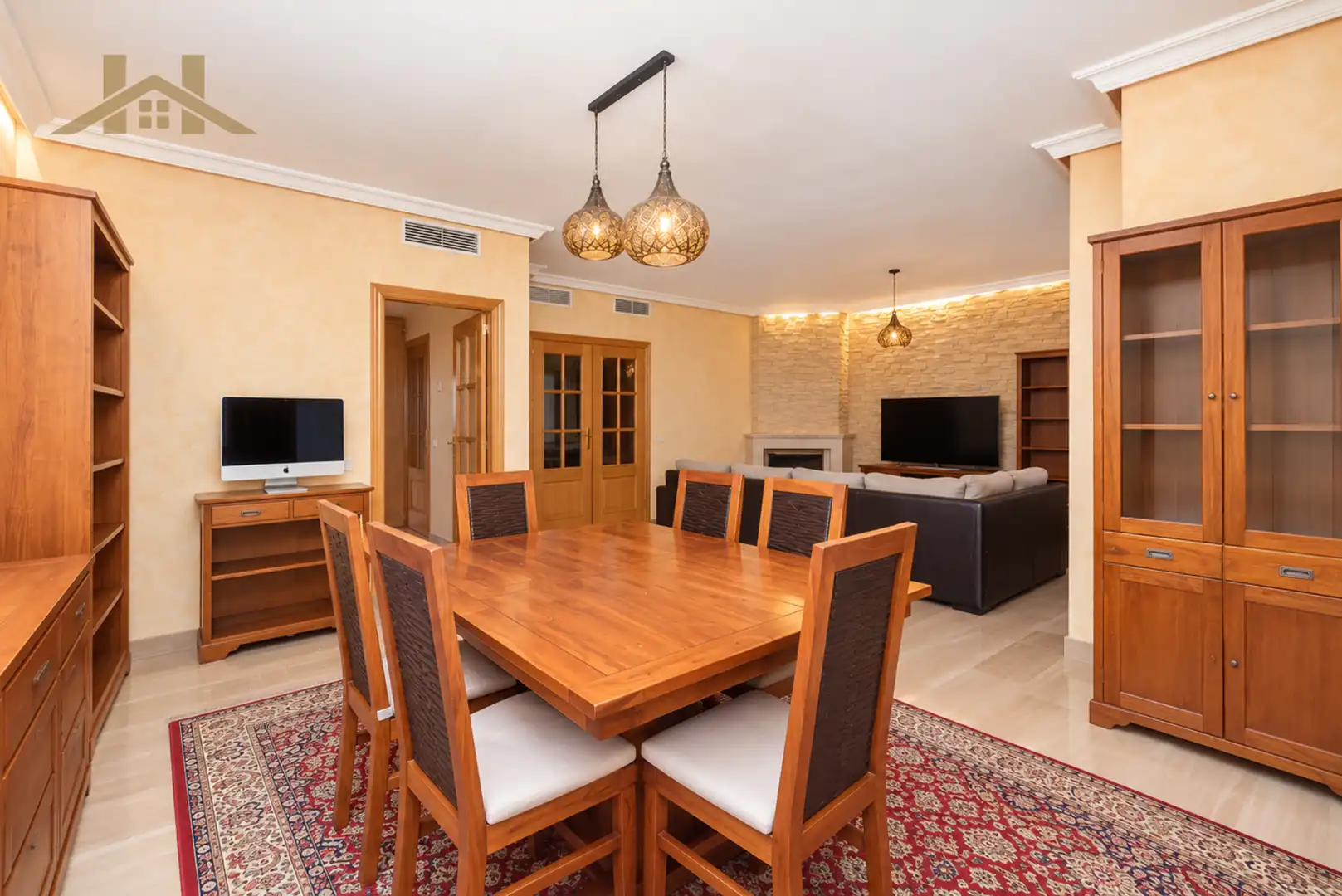 Comedor de Casa adosada en venta en Majadahonda con Aire acondicionado, Calefacción y Jardín privado