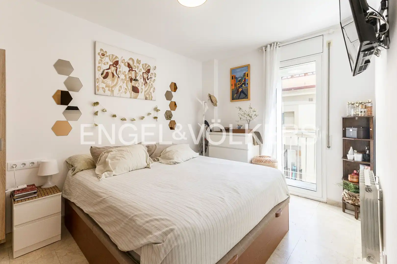 Schlafzimmer von Dachboden zum Verkauf in Barcelona mit Klimaanlage, Heizung und Balkon