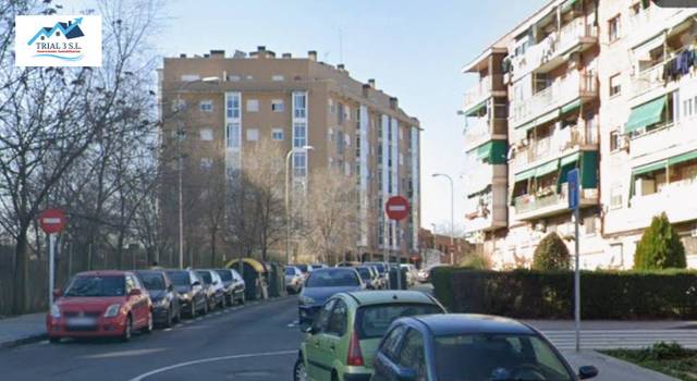 Piso en Venta en Avenida LOS ROSALES en Butarque