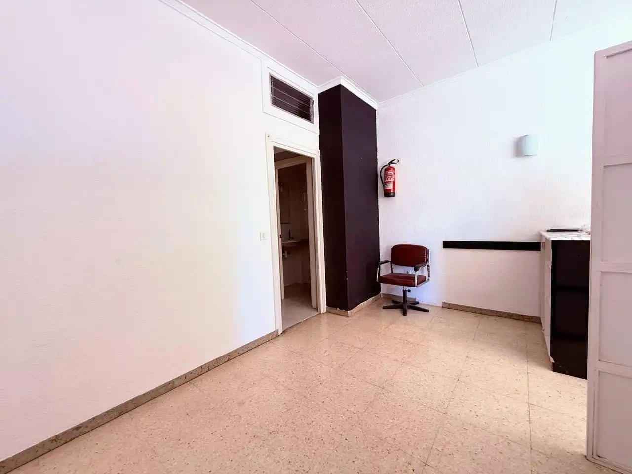 Gewerbefläche zur Miete in Poble, imagen 8