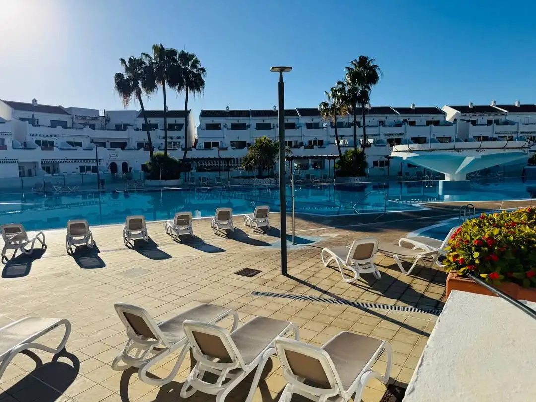 Swimming pool of Apartments for rent in Arona